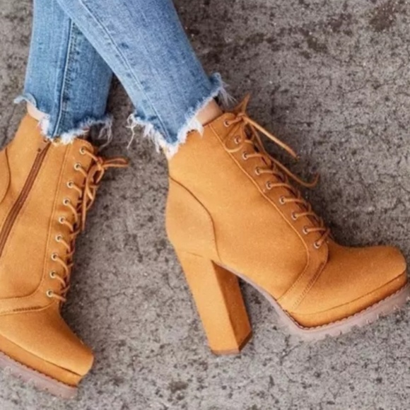 Penna&Pine Shoes - TAN PLATFORM COMBAT BOOTIE